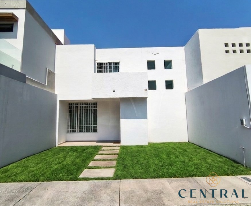 Casa en Renta en Juriquilla a 5min de la UVM $15,000 M.N. (Disponible)